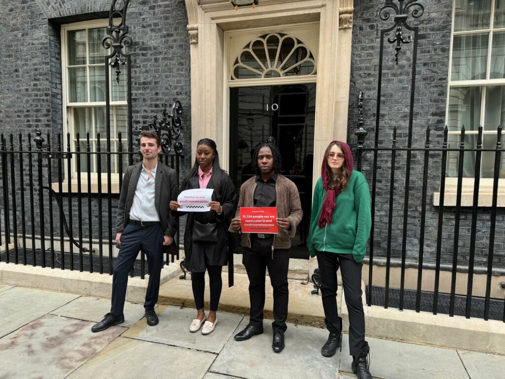 Young People Deliver 15,334 Signatures to Number 10 Downing Street ...